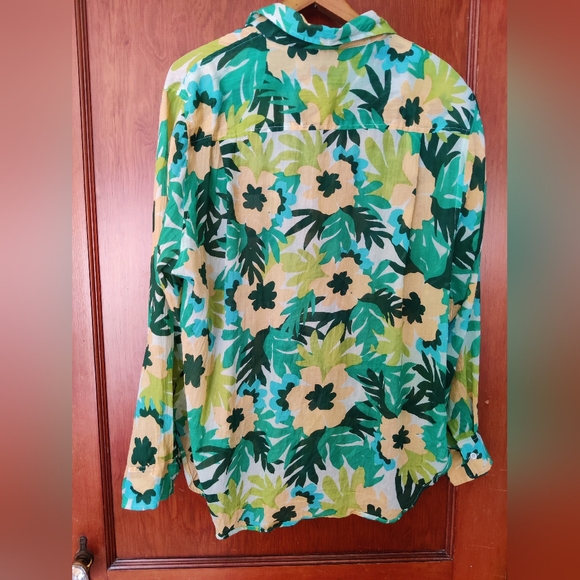 Light and Breezy Floral Print Button Up - Picture 2 of 7